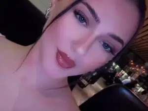 Alinasnoww  live sex cam
