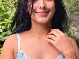 Nanami_19  live sex cam