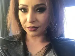 Born_to_sin  live sex cam