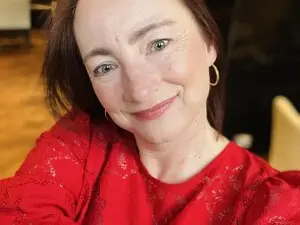LouiseTswings  live sex cam