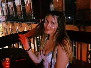 Skyhighfly  live sex cam