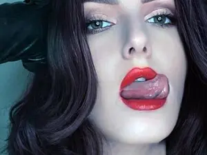 Red_Lips_Girl  live sex cam