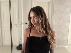 Roxxanne  live sex cam