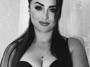 ScarletLuxe  live sex cam