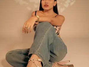 Brendabecker  live sex cam