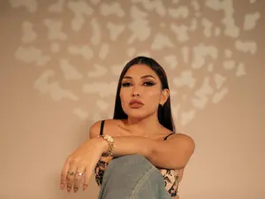 Brendabecker  live sex cam