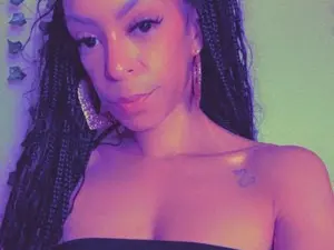 GiannaBanks  live sex cam
