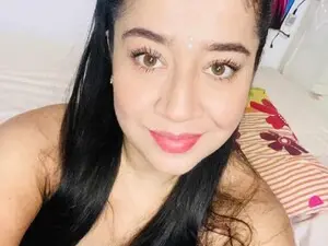 Redhotvelvet  live sex cam