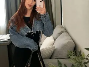 AntoniaRosse  live sex cam