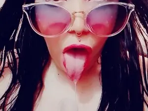 Sharonnleon  live sex cam