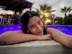 Carolinaa  live sex cam