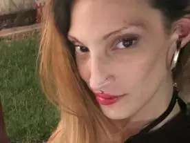 Canariaa88  live sex cam