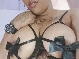 VIOLETHRAMMS  live sex cam