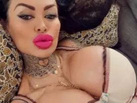 Lucia_milf  live sex cam