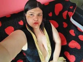 Ionysexylips  live sex cam