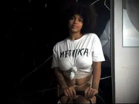 DiosaLatinaG  live sex cam