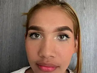 Lotuscayena  live sex cam