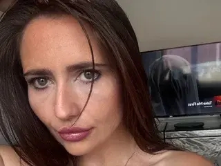 SweetCheeksLottie  live sex cam