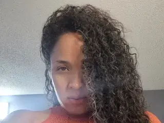 Wifeykey22222  live sex cam