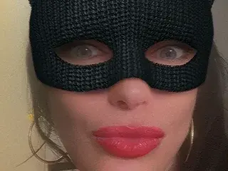 Blue_eyez_39  live sex cam