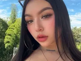 SaraaBlossom  live sex cam