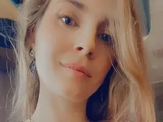 Yespleasemerci  live sex cam