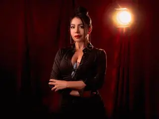 Helen_Hardd  live sex cam