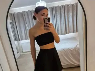 MissTauri  live sex cam