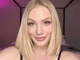 QuinnHart  live sex cam