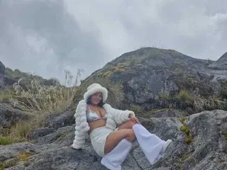ChloeLuxX  live sex cam