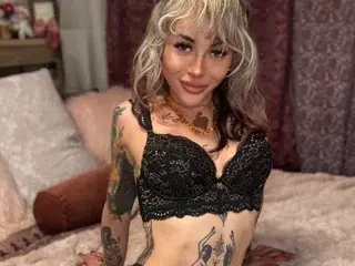 HazelHennesseyy  live sex cam