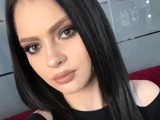 IliriaKara  live sex cam