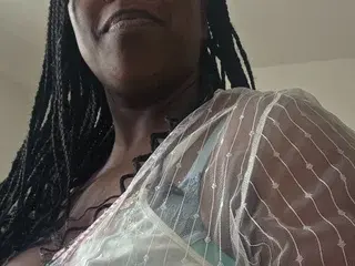 KLewis83  live sex cam