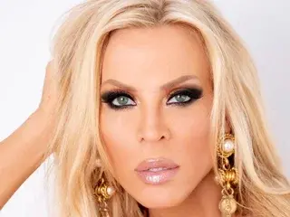 AmberLynnXXX  live sex cam