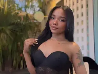Coraline_noir  live sex cam