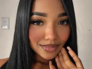 Coraline_noir  live sex cam