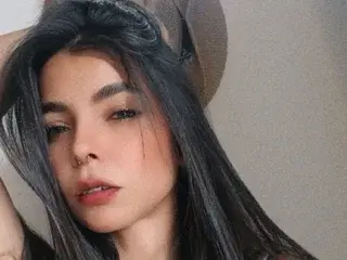 LIZGENSY  live sex cam