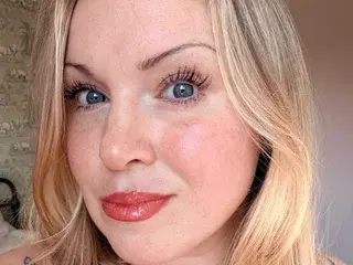 HoneyNyx  live sex cam