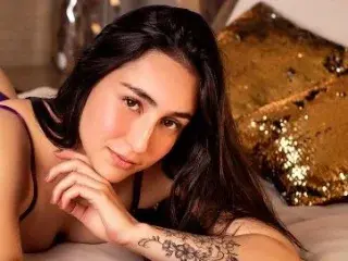Lucia2121  live sex cam