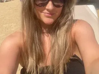 SweetSiennaxXx  live sex cam