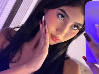 Nahomi777  live sex cam