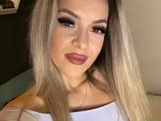 AlletaLove  live sex cam