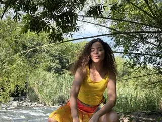 Retromodel  live sex cam