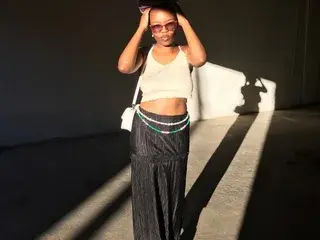 Yummymel  live sex cam