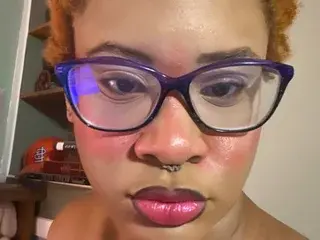 Nickythehawtie  live sex cam