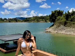 LiaRose21  live sex cam