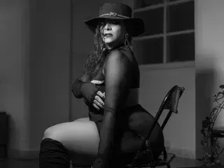 ScarletthVega  live sex cam