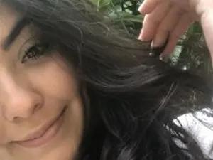Tiiny  live sex cam