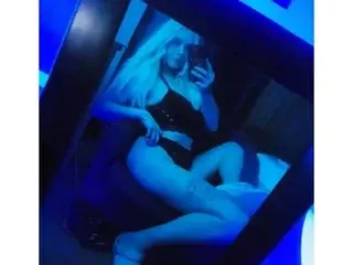 Cutiekayls  live sex cam