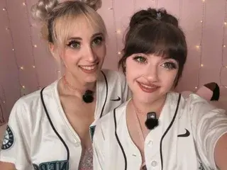 Peachandkay  live sex cam